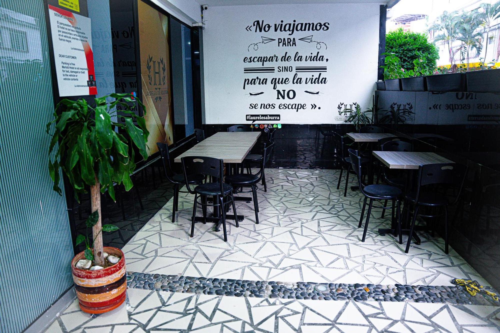 Hotel Laureles De Aburra เมเดยิน ภายนอก รูปภาพ