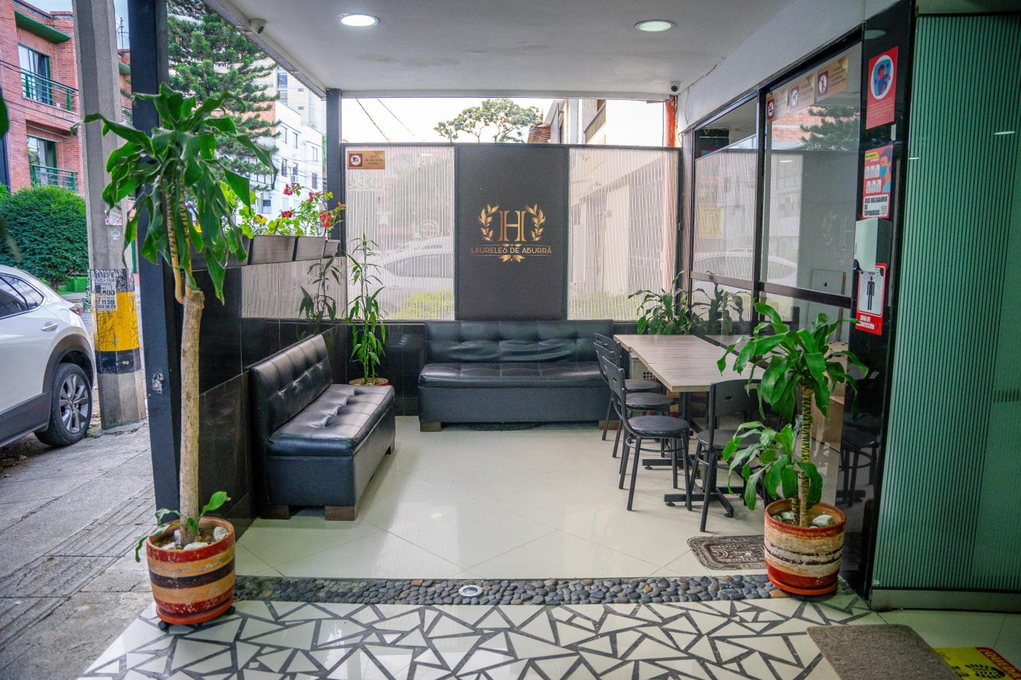 Hotel Laureles De Aburra เมเดยิน ภายนอก รูปภาพ
