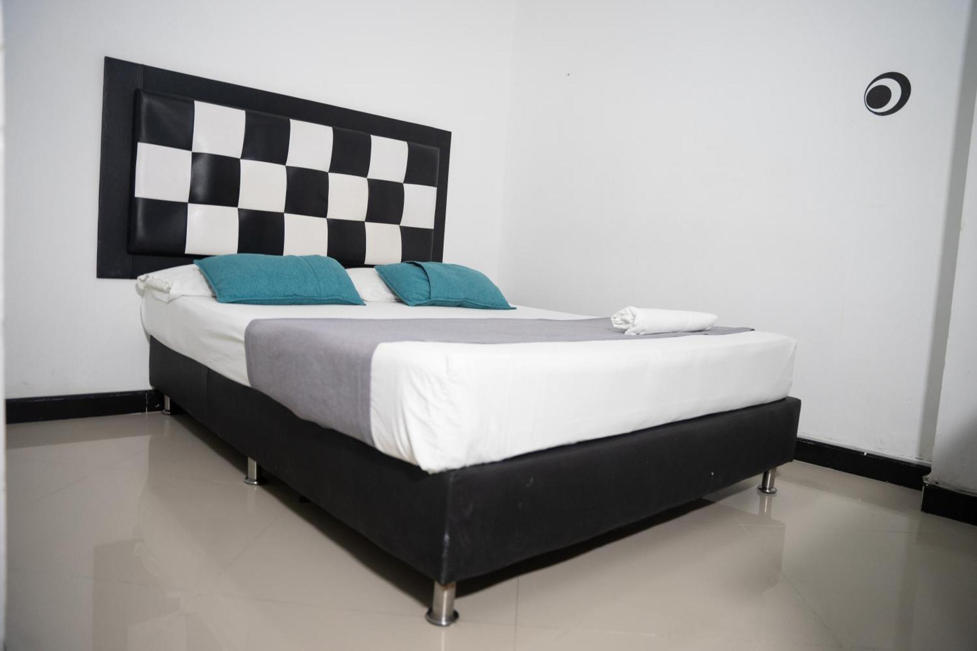 Hotel Laureles De Aburra เมเดยิน ภายนอก รูปภาพ